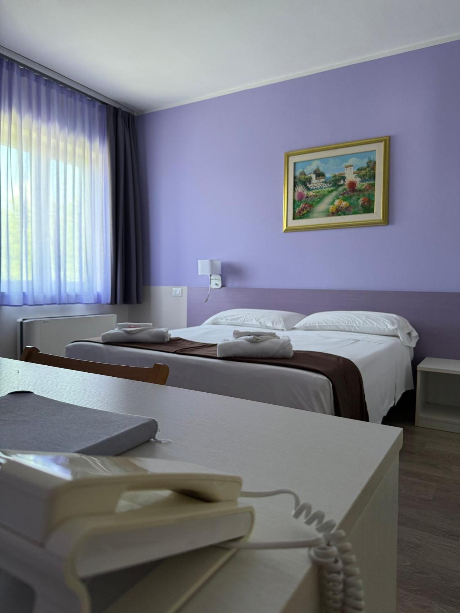 Albergo Trattoria Italia Desenzano del Garda Ngoại thất bức ảnh