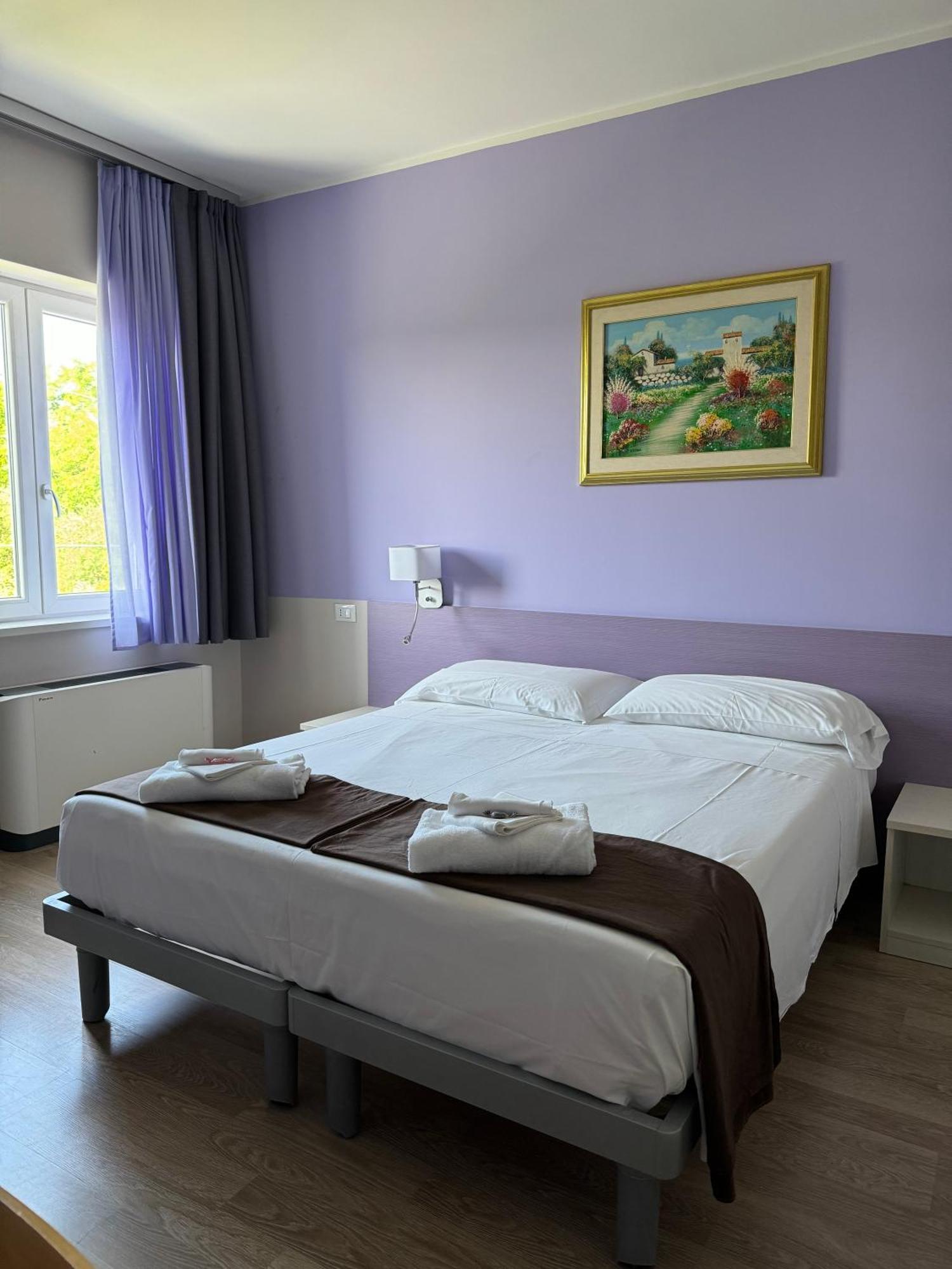 Albergo Trattoria Italia Desenzano del Garda Ngoại thất bức ảnh