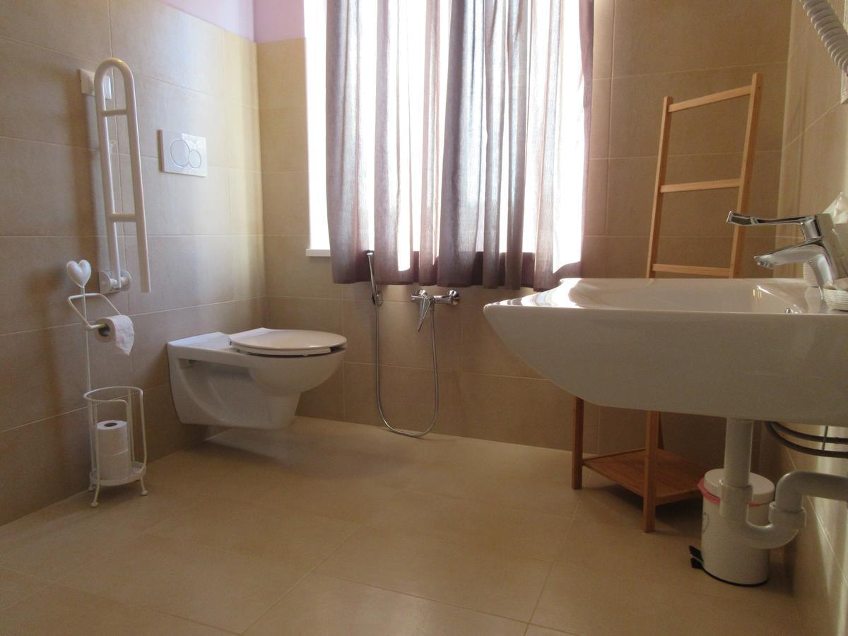 Albergo Trattoria Italia Desenzano del Garda Ngoại thất bức ảnh
